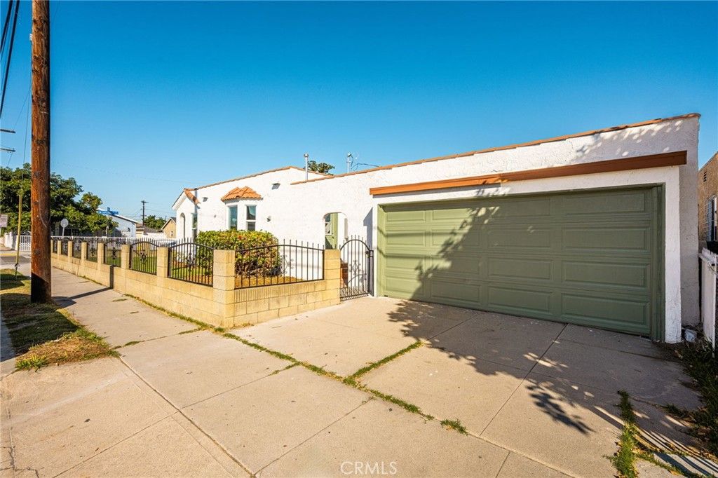 10820 Capistrano, Lynwood, CA 90262 — photo 4