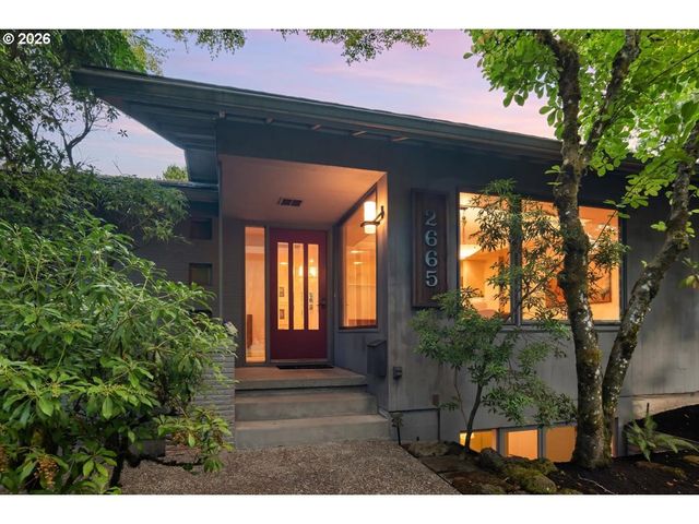 2665 Sw SHERWOOD Dr, Portland, OR 97201