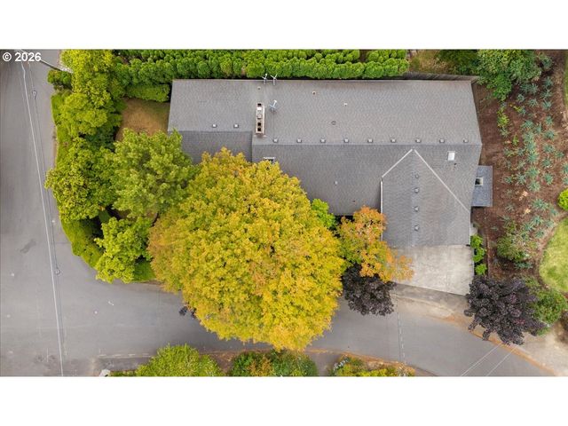 2665 Sw SHERWOOD Dr, Portland, OR 97201