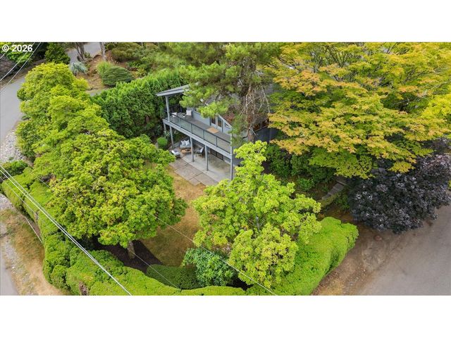2665 Sw SHERWOOD Dr, Portland, OR 97201