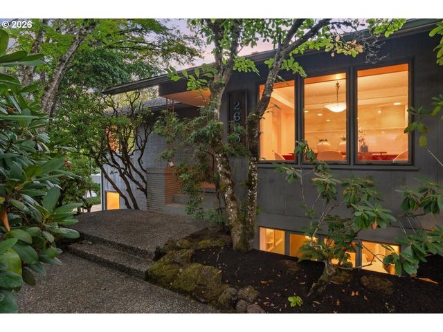 2665 Sw SHERWOOD Dr, Portland, OR 97201