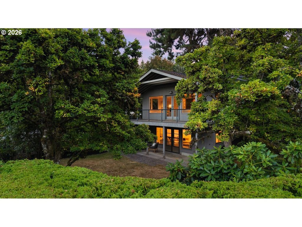 2665 Sw SHERWOOD Dr, Portland, OR 97201