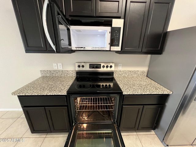 28945 N AMBER Way, San Tan Valley, AZ 85143