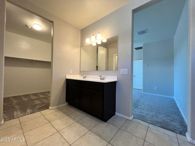 28945 N AMBER Way, San Tan Valley, AZ 85143