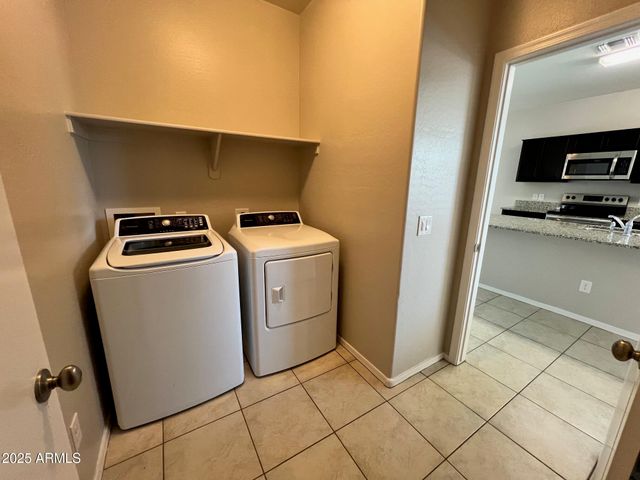 28945 N AMBER Way, San Tan Valley, AZ 85143