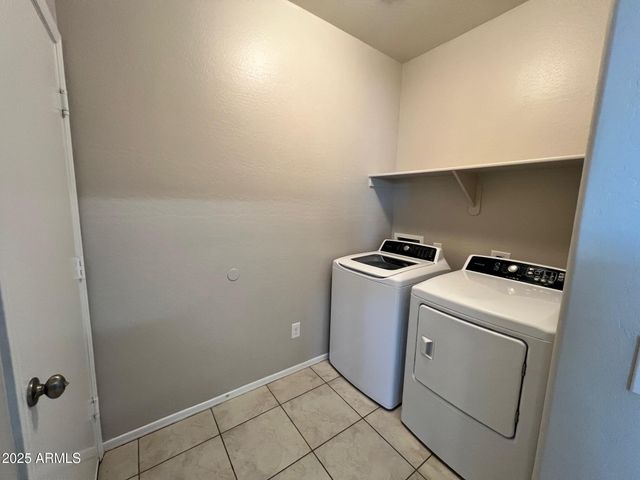 28945 N AMBER Way, San Tan Valley, AZ 85143