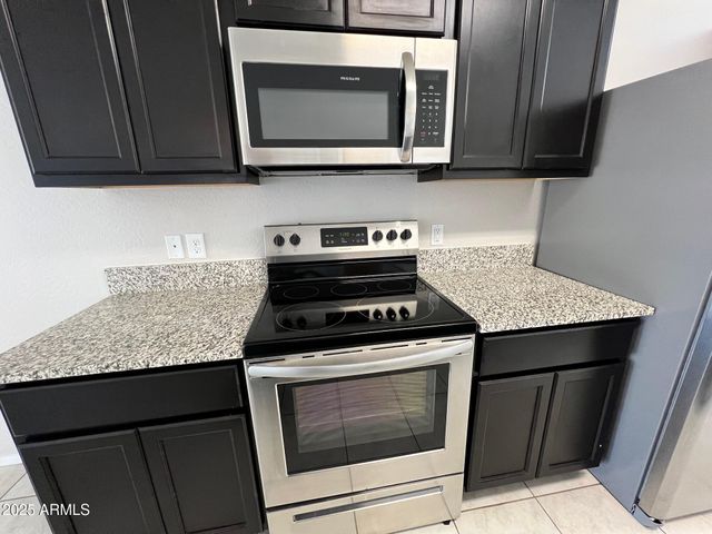 28945 N AMBER Way, San Tan Valley, AZ 85143