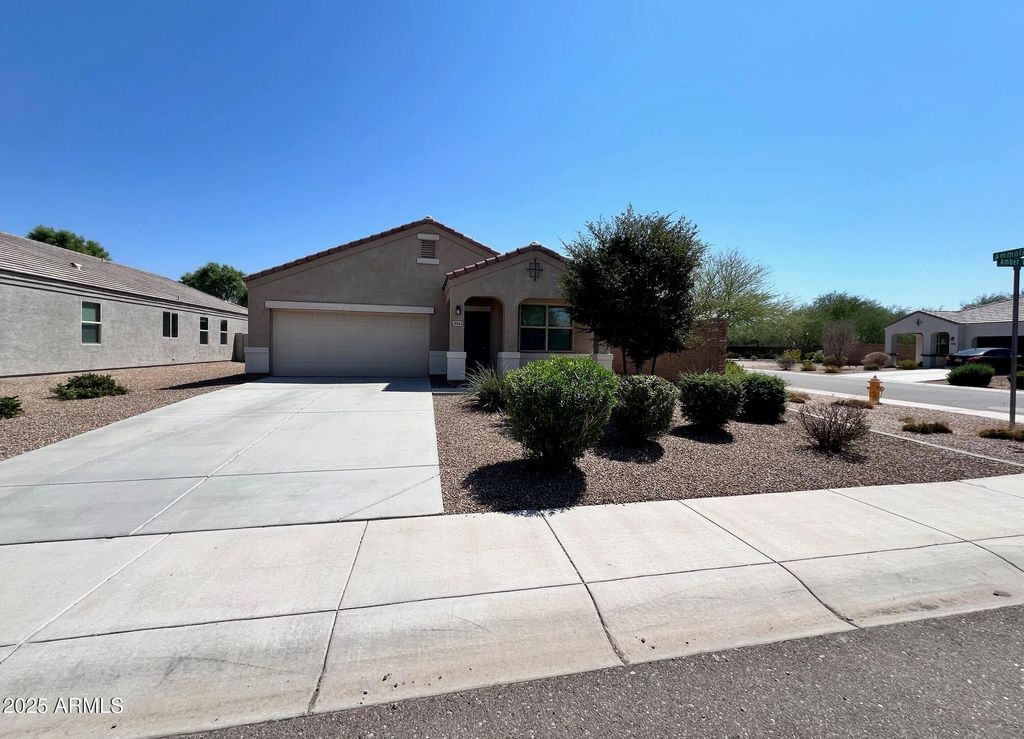 28945 N AMBER Way, San Tan Valley, AZ 85143