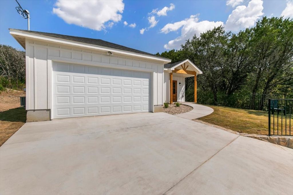 1001 Apache Ridge Road, Granbury, TX 76048 — photo 2
