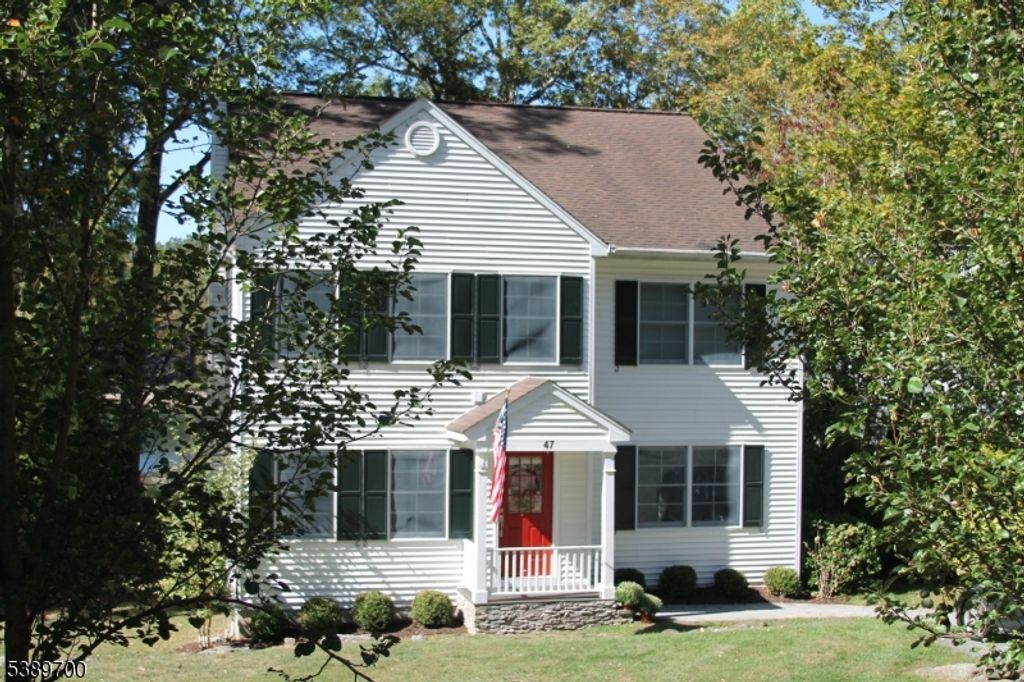 47 Cupsaw Dr, Ringwood Boro, NJ 07456