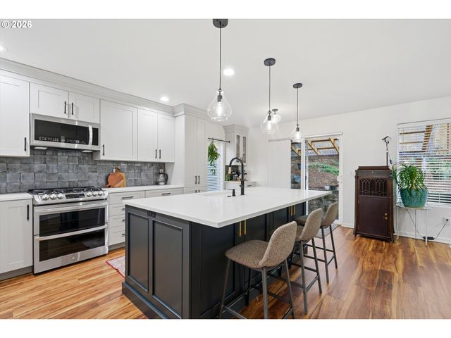 13936 Sw UPLANDS Dr, Tigard, OR 97223