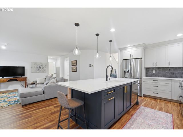 13936 Sw UPLANDS Dr, Tigard, OR 97223