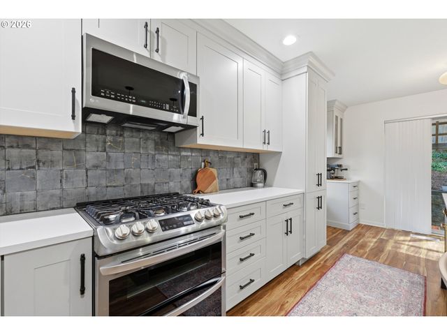 13936 Sw UPLANDS Dr, Tigard, OR 97223