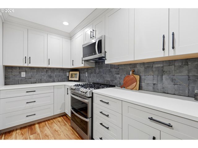 13936 Sw UPLANDS Dr, Tigard, OR 97223