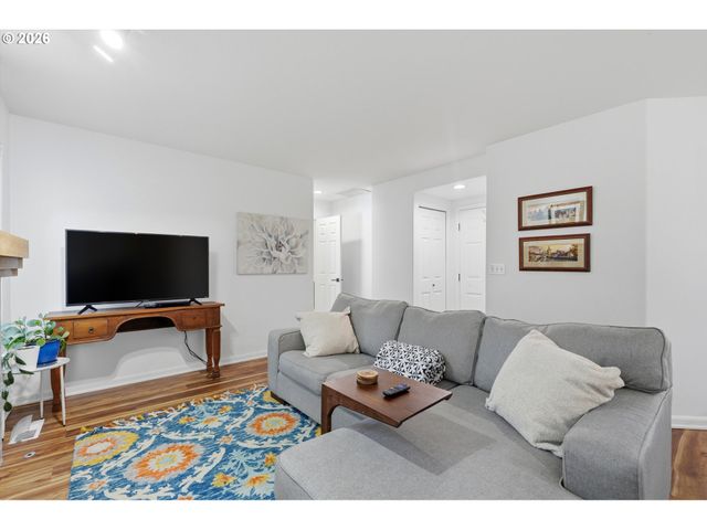 13936 Sw UPLANDS Dr, Tigard, OR 97223