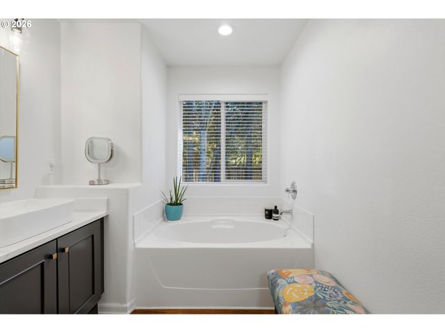 13936 Sw UPLANDS Dr, Tigard, OR 97223