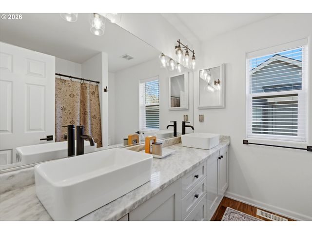 13936 Sw UPLANDS Dr, Tigard, OR 97223