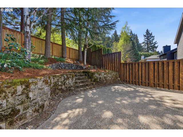 13936 Sw UPLANDS Dr, Tigard, OR 97223