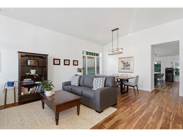 13936 Sw UPLANDS Dr, Tigard, OR 97223