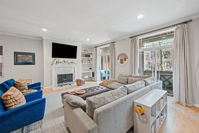 2650 N Mildred Avenue 1, Chicago, IL 60614