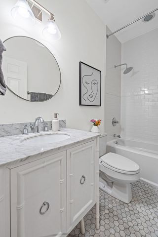 2650 N Mildred Avenue 1, Chicago, IL 60614