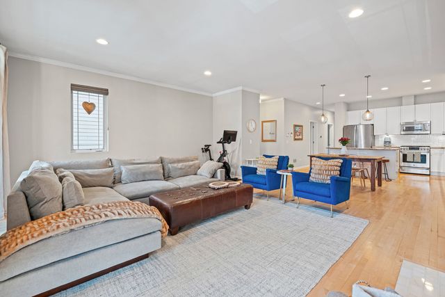 2650 N Mildred Avenue 1, Chicago, IL 60614