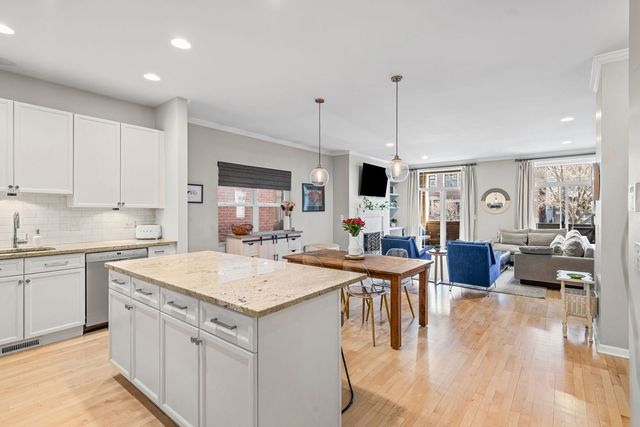 2650 N Mildred Avenue 1, Chicago, IL 60614