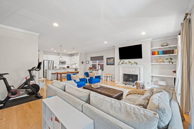 2650 N Mildred Avenue 1, Chicago, IL 60614