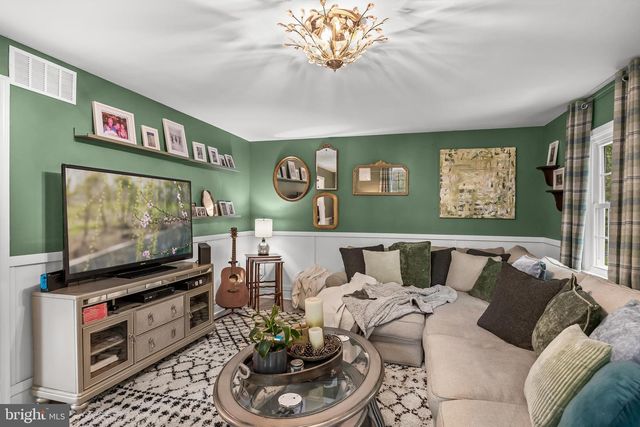 1 STURBRIDGE CT, Medford, NJ 08055