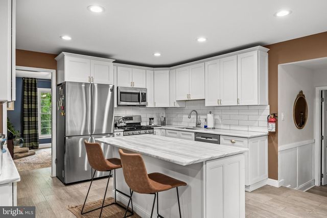 1 STURBRIDGE CT, Medford, NJ 08055