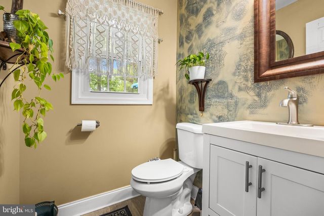 1 STURBRIDGE CT, Medford, NJ 08055