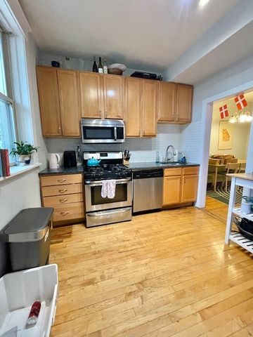 910 W WAVELAND Avenue 3, Chicago, IL 60613