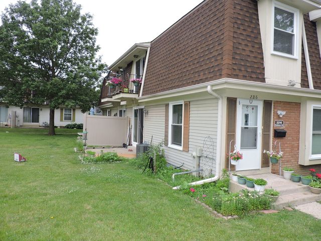 2216 Andover Court, Schaumburg, IL 60194