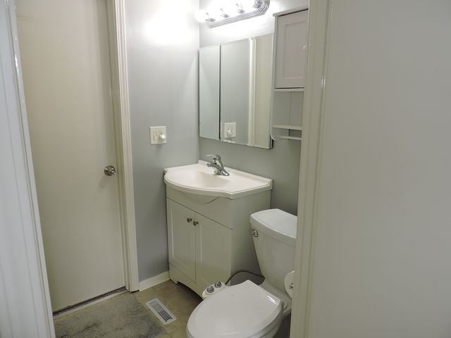 2216 Andover Court, Schaumburg, IL 60194