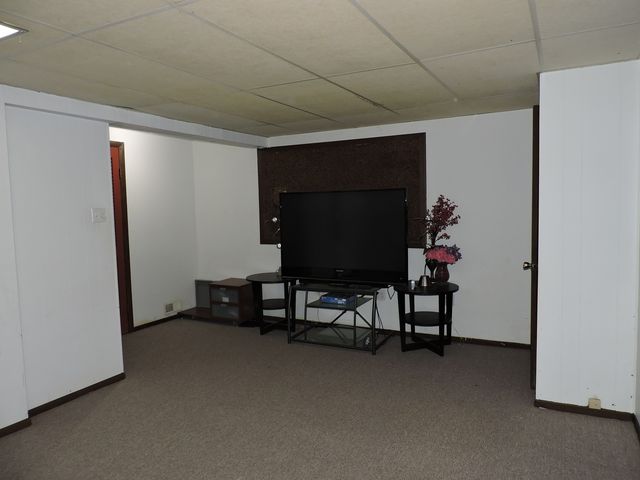 2216 Andover Court, Schaumburg, IL 60194