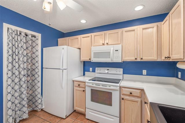 620 NUEVO LEON LANE, The Villages, FL 32159