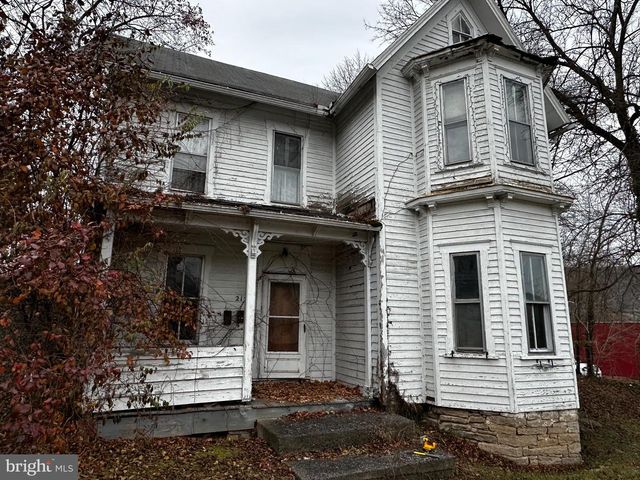 215 S SPRING ST, Bellefonte, PA 16823