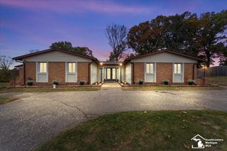 8118 Rene Drive, White Lake, MI 48386