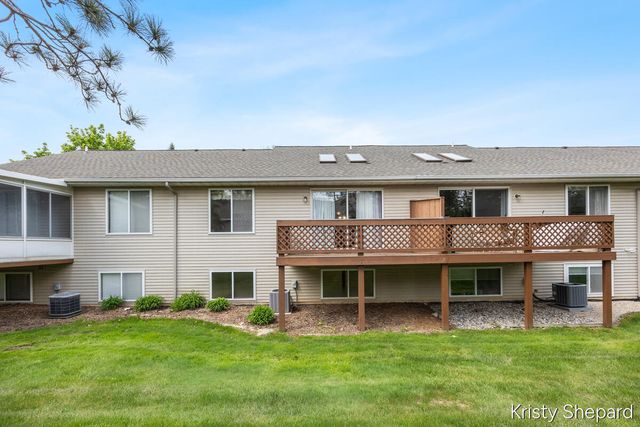 4504 Woodrose Court, Grand Rapids, MI 49508