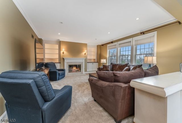 4 Fox Chase Turn, Union Twp., NJ 08867