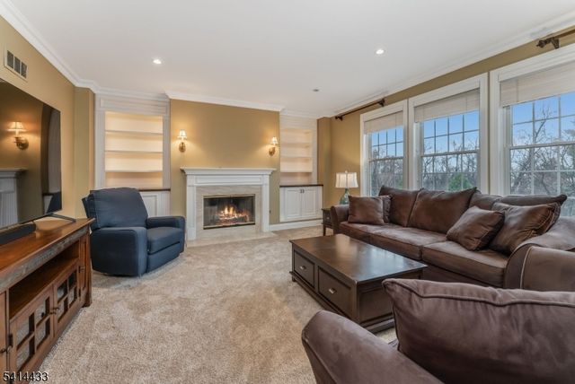 4 Fox Chase Turn, Union Twp., NJ 08867