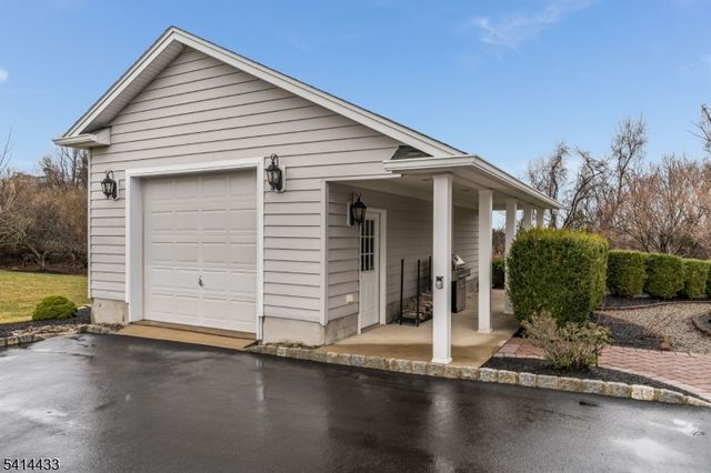 4 Fox Chase Turn, Union Twp., NJ 08867