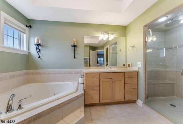 4 Fox Chase Turn, Union Twp., NJ 08867