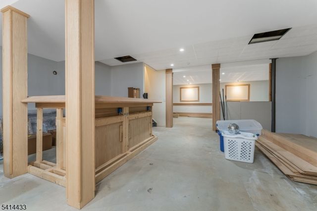 4 Fox Chase Turn, Union Twp., NJ 08867