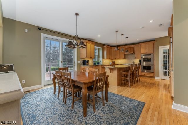 4 Fox Chase Turn, Union Twp., NJ 08867