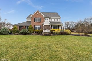 4 Fox Chase Turn, Union Twp., NJ 08867