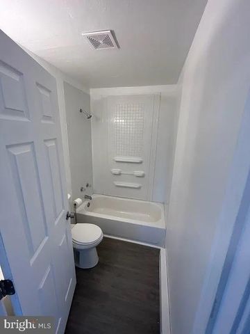 5 STATE CIR, Dover, DE 19901