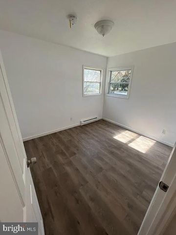 5 STATE CIR, Dover, DE 19901