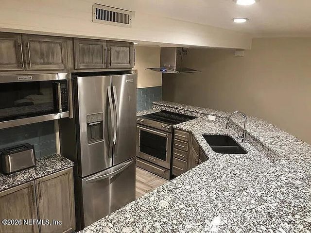 1701 1ST Street 2B, Jacksonville Beach, FL 32250