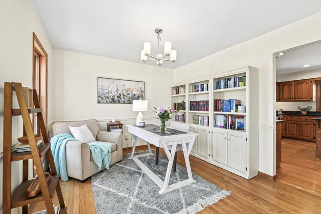 1095 Ridge ROAD, Waukesha, WI 53186